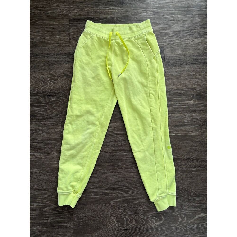 Lululemon Scuba High-Rise French Terry Jogger Neon Highlight Yellow Womens 4